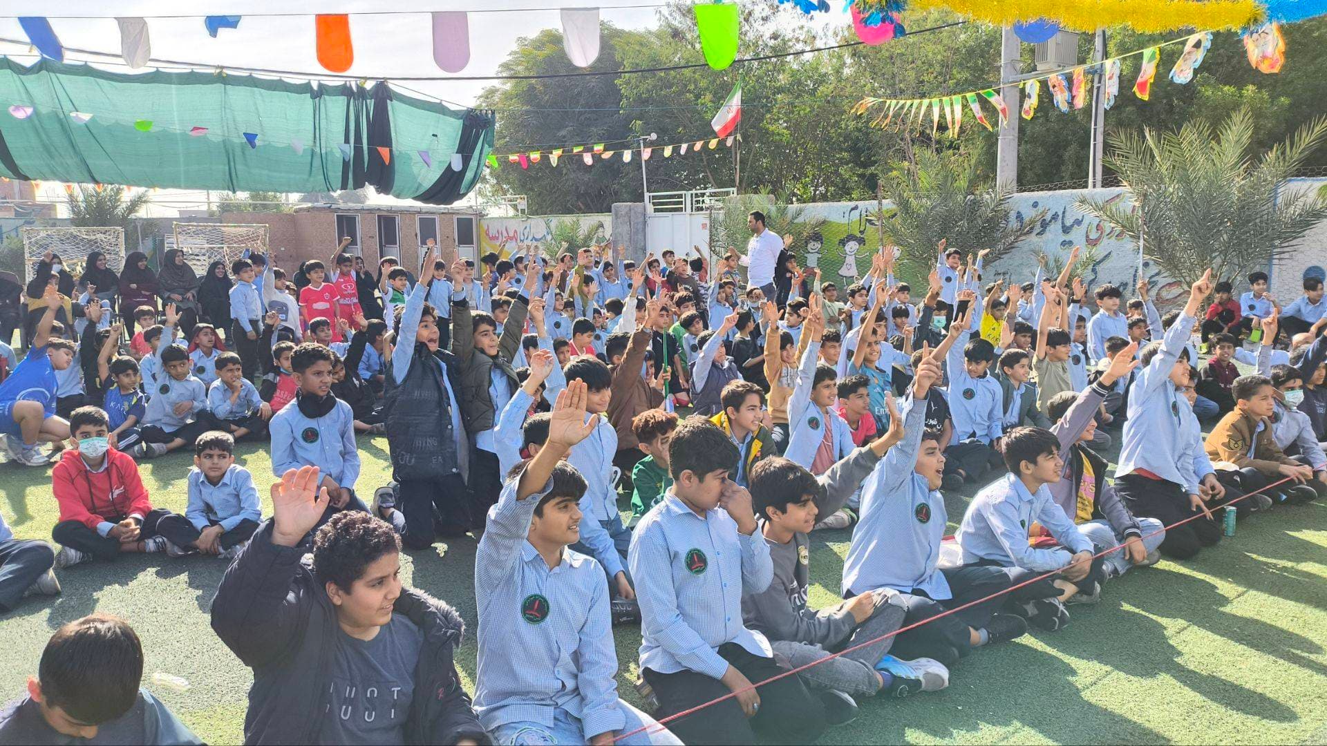 دبستان هوشمندغیر دولتی ثامن الحجج (ع)رودبارجنوب